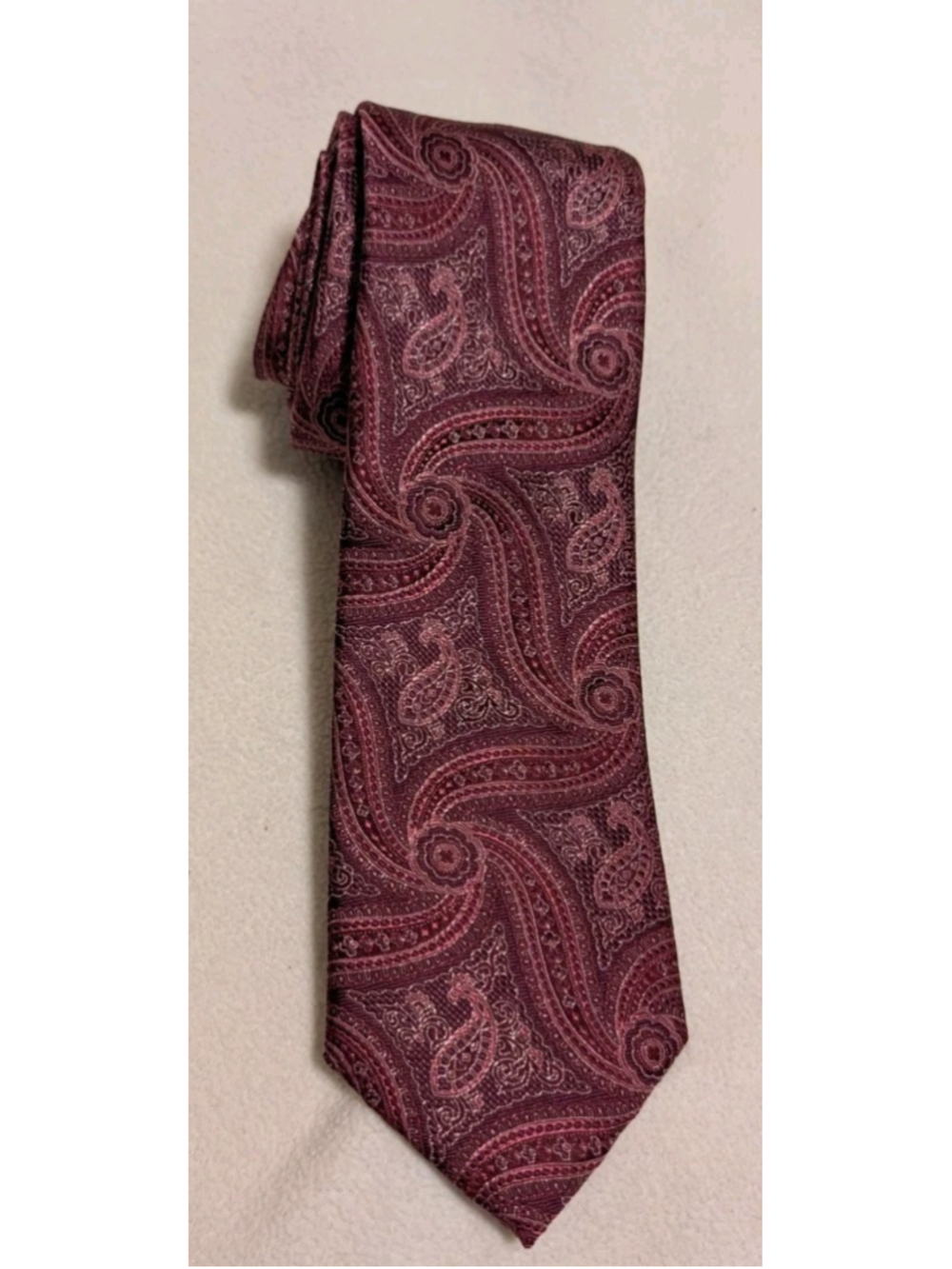 Joseph Abboud Paisley Men’s 100% Silk Necktie T10
